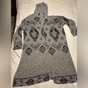 Plus Size Open Cardigan Tribal Style Gray And Blue Print With Hood Size 26/28
